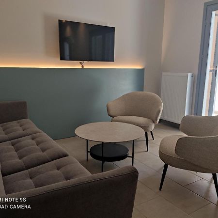Blue Rose Luxury And Comfort Apartment At The Centre Of Preveza Esterno foto
