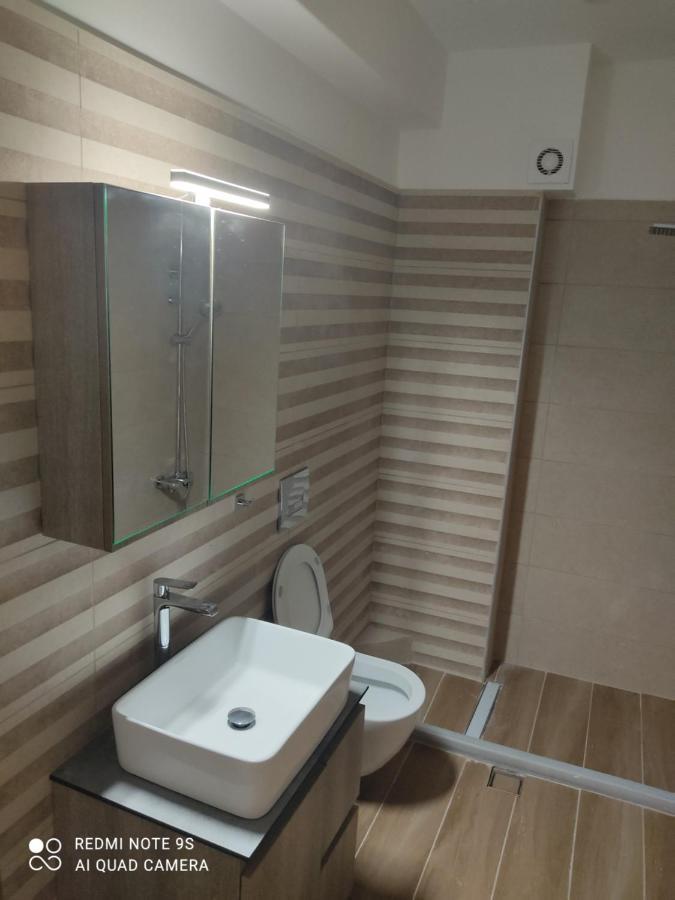 Blue Rose Luxury And Comfort Apartment At The Centre Of Preveza Esterno foto